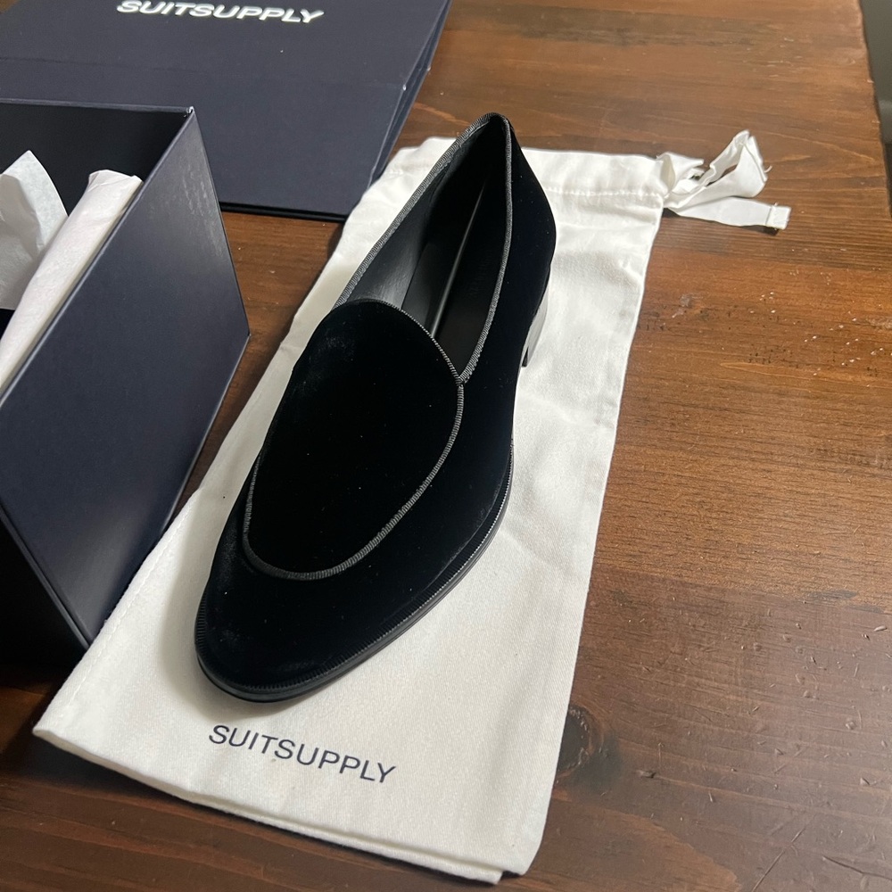 Suitsupply Men’s  Black Velvet Loafers (Never Worn)